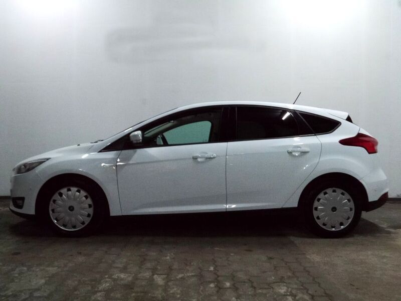 Gebraucht Ford Focus Trend 105 PS (77 kW) 2018 Weiß Limousine