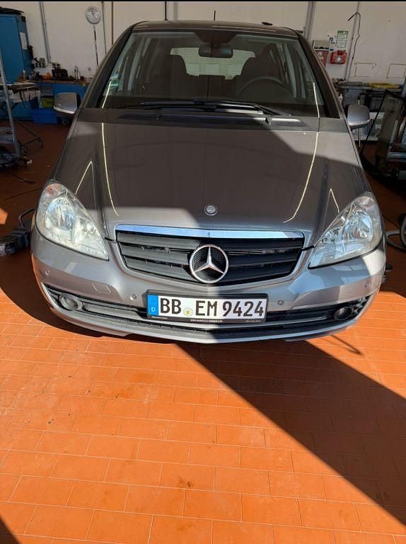 Gebraucht Mercedes A180 Elegance 109 PS (80 kW) 2010 Van / Kleinbus