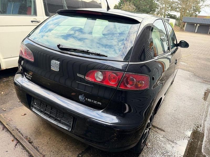 Second-hand Seat Ibiza Reference 75 CP (55 kW) 2005 Negru Hatchback