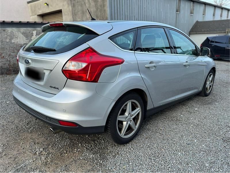 Second-hand Ford Focus Titanium 150 CP (110 kW) 2012 Argintiu Berlinǎ