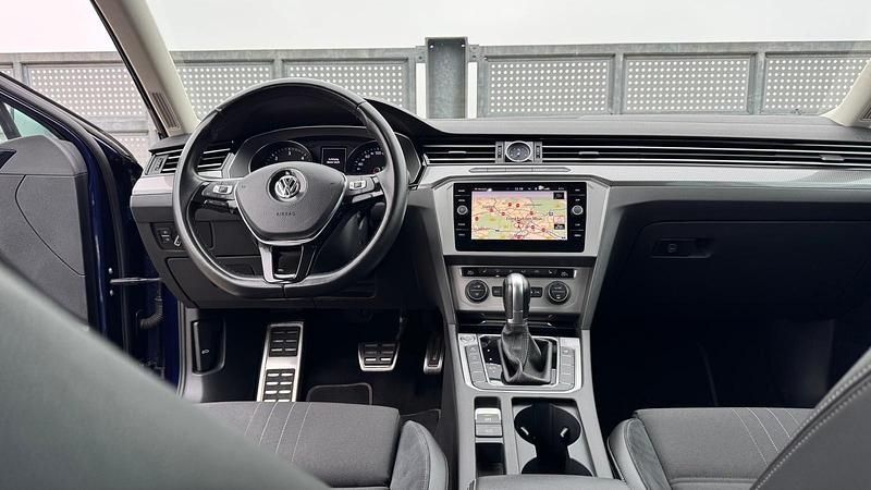 Gebraucht VW Passat Alltrack 190 PS (139 kW) 2019 Blau Kombi