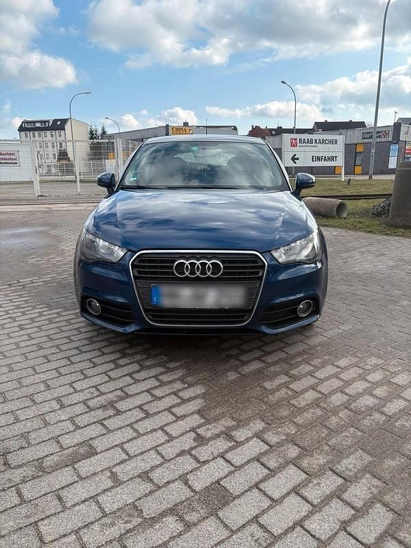 Gebraucht Audi A1 105 PS (77 kW) 2010 Blau Kleinwagen