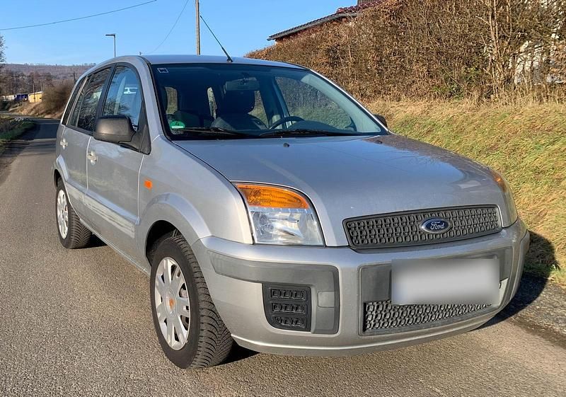 Gebraucht Ford Fusion 59 PS (43 kW) 2011 Silber Kleinwagen