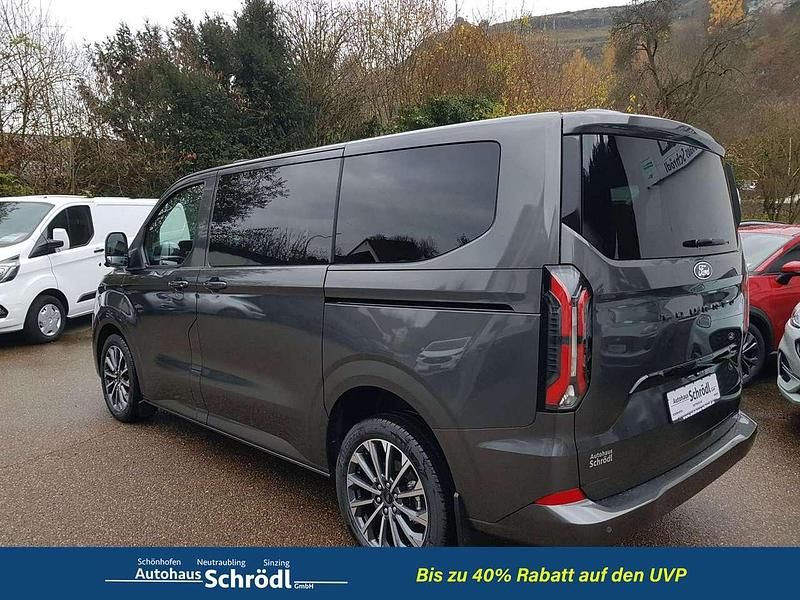 Neu Ford Tourneo Custom Titanium 170 PS (125 kW) 2025 Magneticgrau Van