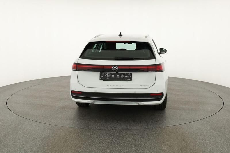 Pure white Neu 2025 VW Passat Business Kombi | 43.995 € (Superpreis) - Bild 1/4