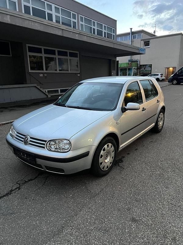 Grau Gebraucht 2003 VW Golf IV Limousine | 1.700 € (Guter Preis) - Bild 1/4