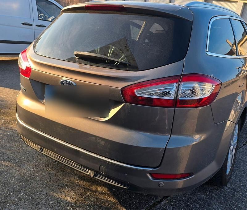 Gebraucht Ford Mondeo Titanium 163 PS (119 kW) 2012 Braun Kombi