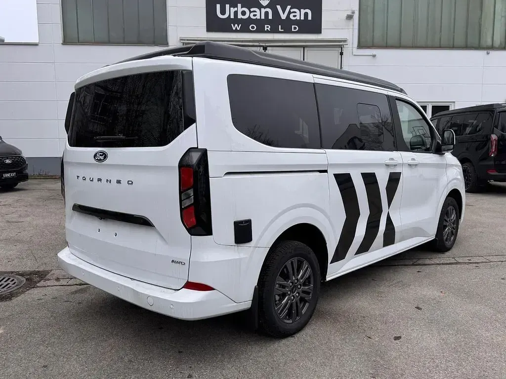 Neu Ford Tourneo Titanium 170 PS (125 kW) 2025 Weiß Van / Kleinbus