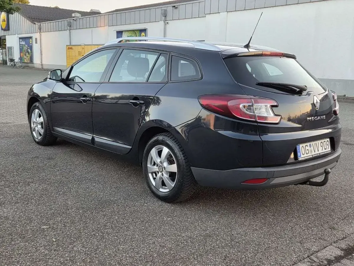 Gebraucht Renault Mégane GrandTour Expression 110 PS (80 kW) 2010 Blau Kombi