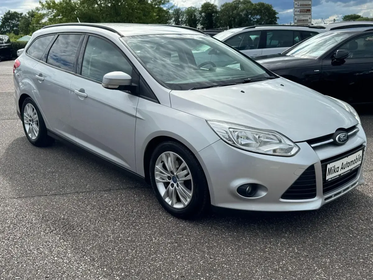 Gebraucht Ford Focus Trend 125 PS (91 kW) 2011 Silber Kombi