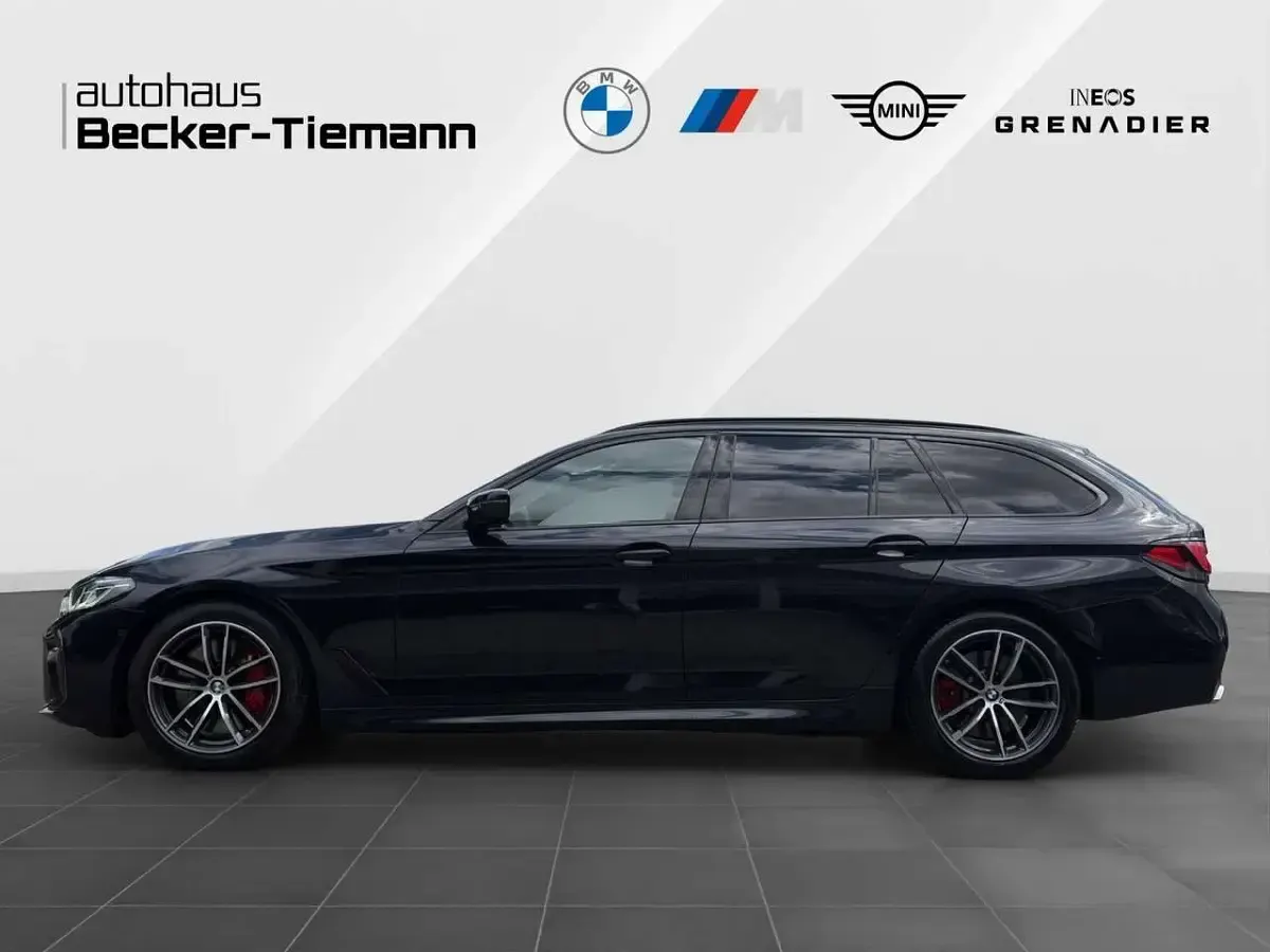 Gebraucht BMW 530 M Sport 286 PS (210 kW) 2022 Schwarz Kombi