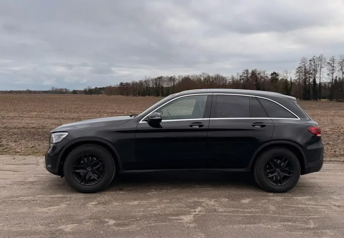 Gebraucht Mercedes GLC200 197 PS (144 kW) 2020 Schwarz SUV