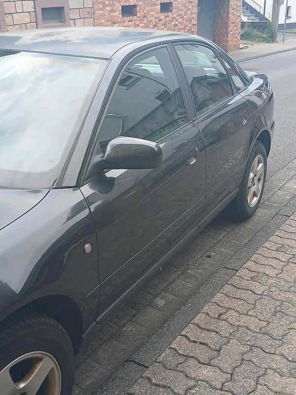 Gebraucht Audi A4 125 PS (91 kW) 1999 Schwarz Limousine