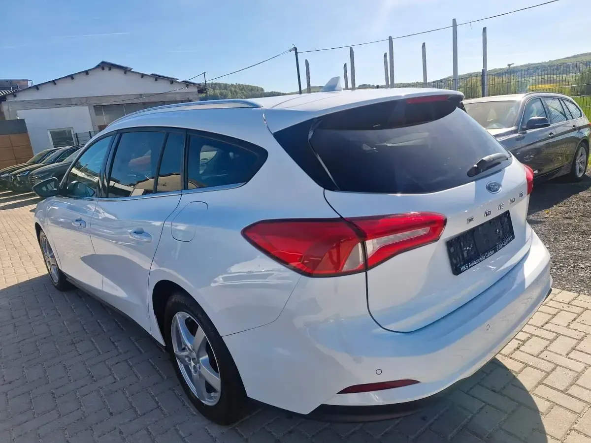 Gebraucht Ford Focus Cool & Connect 120 PS (88 kW) 2020 Weiß Kombi