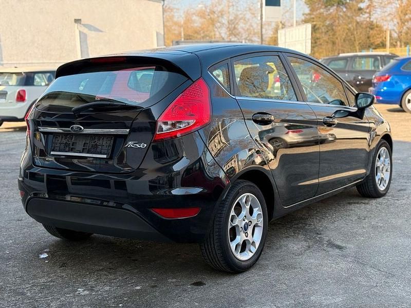 Gebraucht Ford Fiesta Titanium 82 PS (60 kW) 2012 Schwarz Kleinwagen