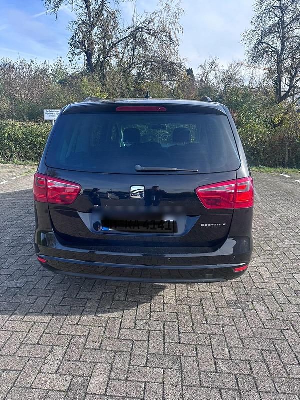 Schwarz Gebraucht 2012 Seat Alhambra Van / Kleinbus | 12.800 € (Fairer Preis) - Bild 1/4