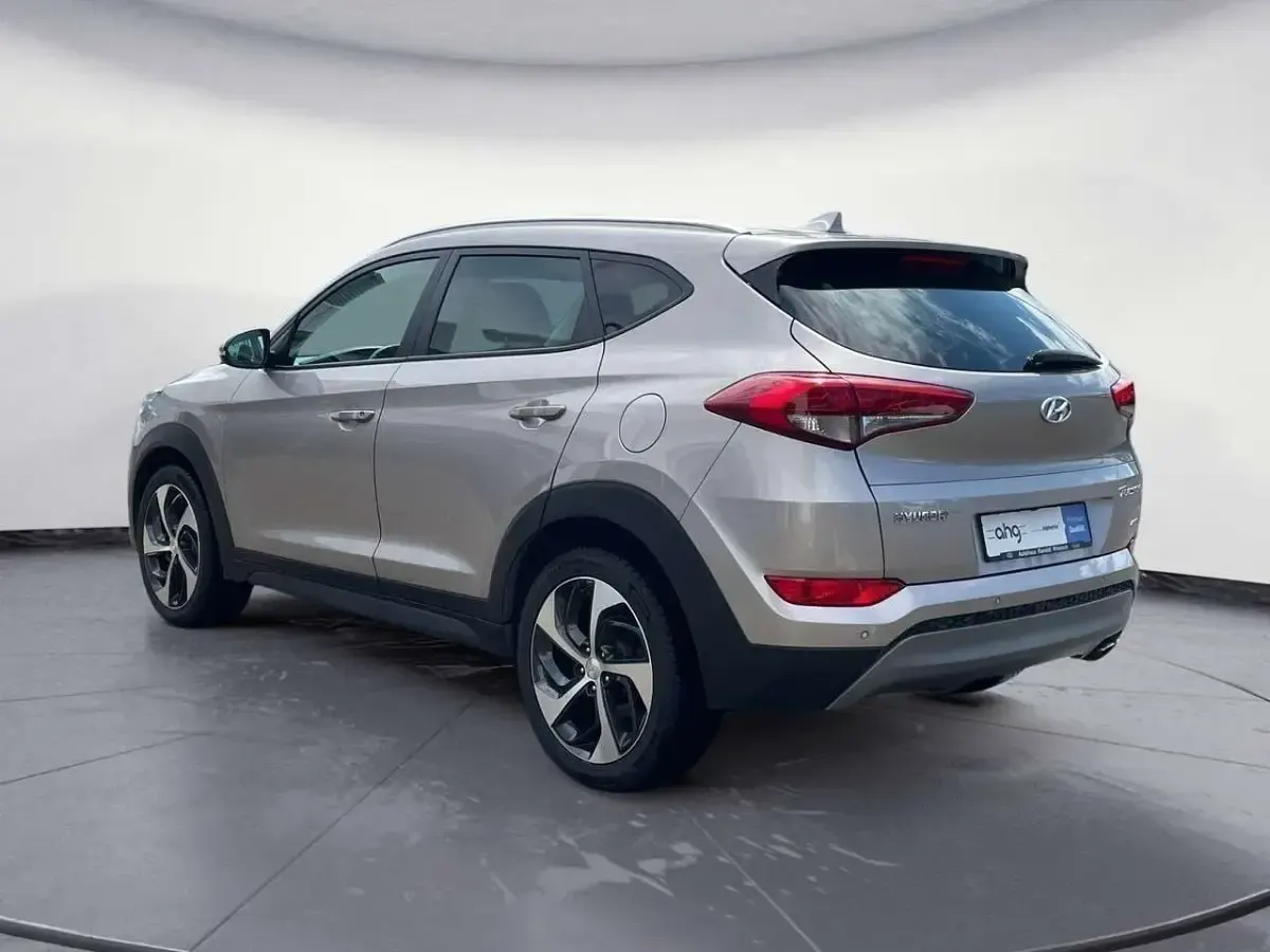 Gebraucht Hyundai Tucson Advantage 177 PS (130 kW) 2017 White sand metallic SUV