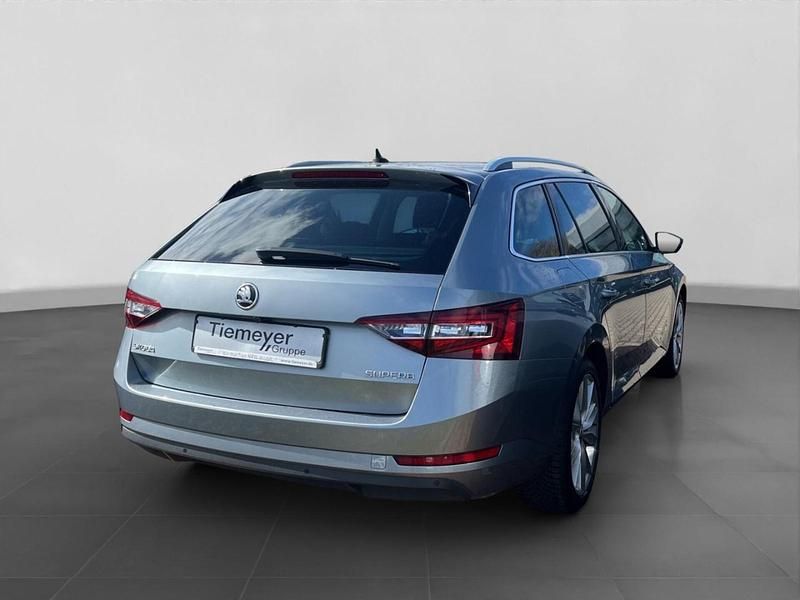 Gebraucht Skoda Superb Style 150 PS (110 kW) 2019 Grau Kombi