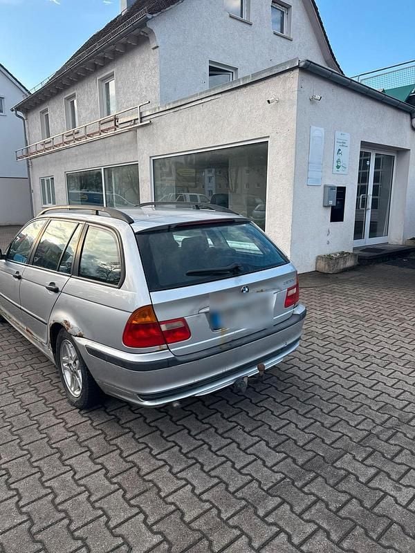 Gebraucht BMW 320 136 PS (100 kW) 2000 Silber Kombi