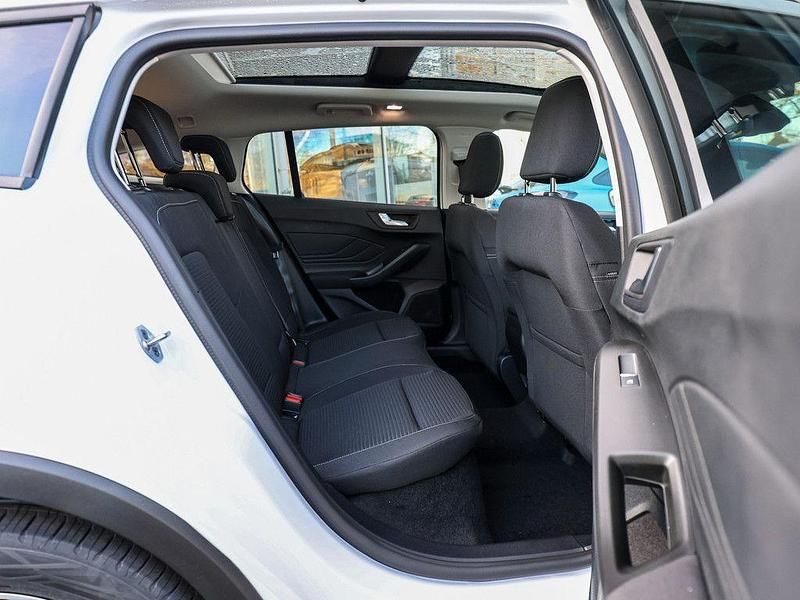 Neu Ford Focus Active X 155 PS (114 kW) 2025 Weiß Limousine