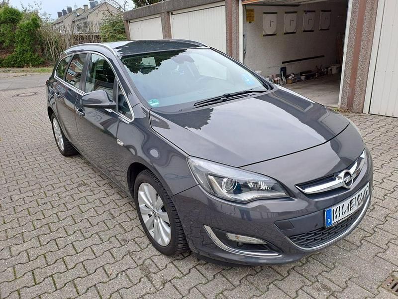 Grau Gebraucht 2016 Opel Astra Exklusiv Kombi | 7.500 € (Guter Preis) - Bild 1/4