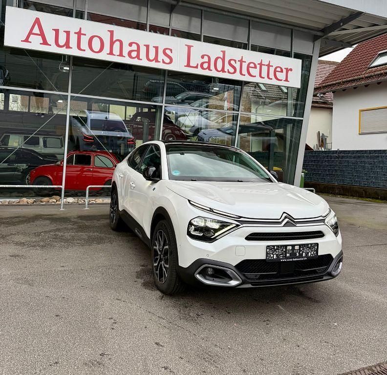 Gebraucht Citroën e-C4 Shine 100 kW (136 PS) 2023 Weiß Limousine