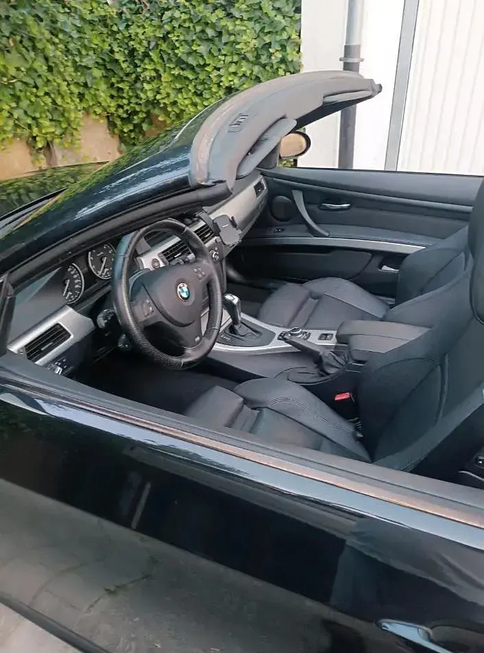 Gebraucht BMW 320 Cabriolet 170 PS (125 kW) 2009 Schwarz Cabrio