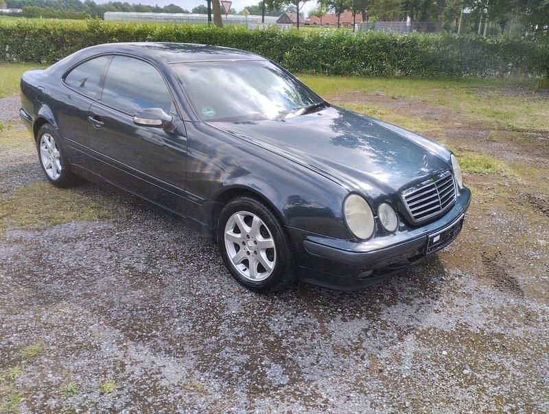 Blau Gebraucht 2000 Mercedes CLK230 Avantgarde Coupé | 1.299 € - Bild 1/4