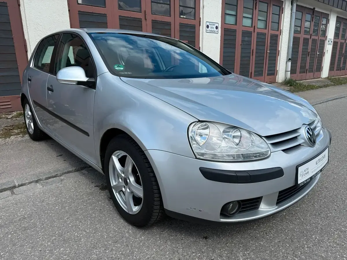 Gebraucht VW Golf V 105 PS (77 kW) 2006 Silber Kleinwagen
