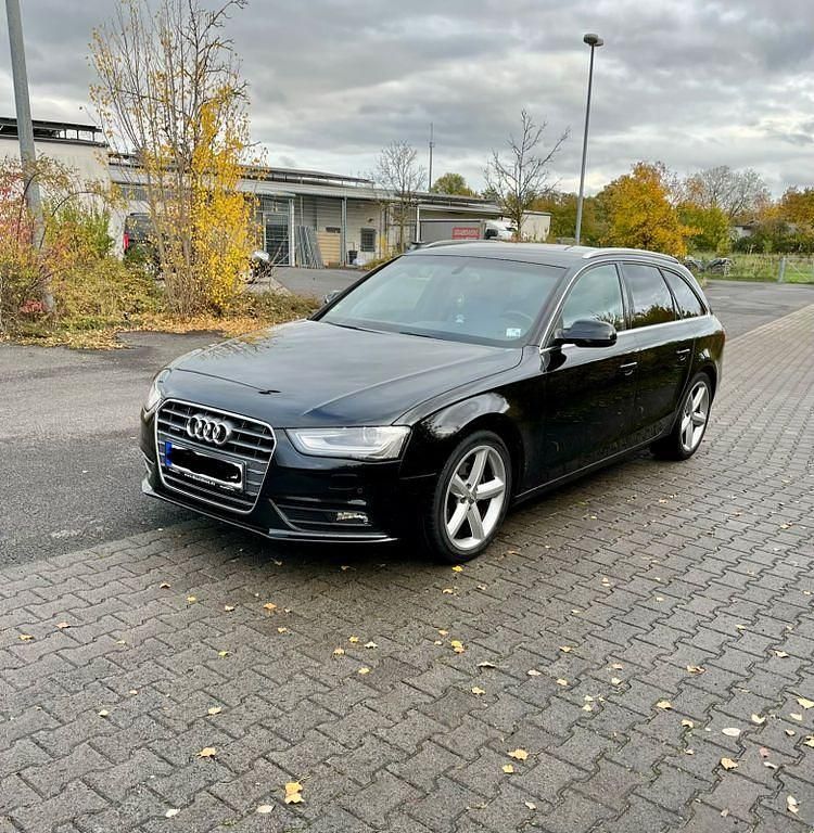 Gebraucht Audi A4 Sport 177 PS (130 kW) 2013 Schwarz Limousine