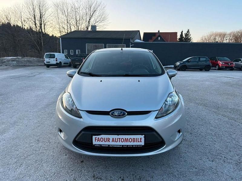 Gebraucht Ford Fiesta Trend 82 PS (60 kW) 2012 Grau Limousine