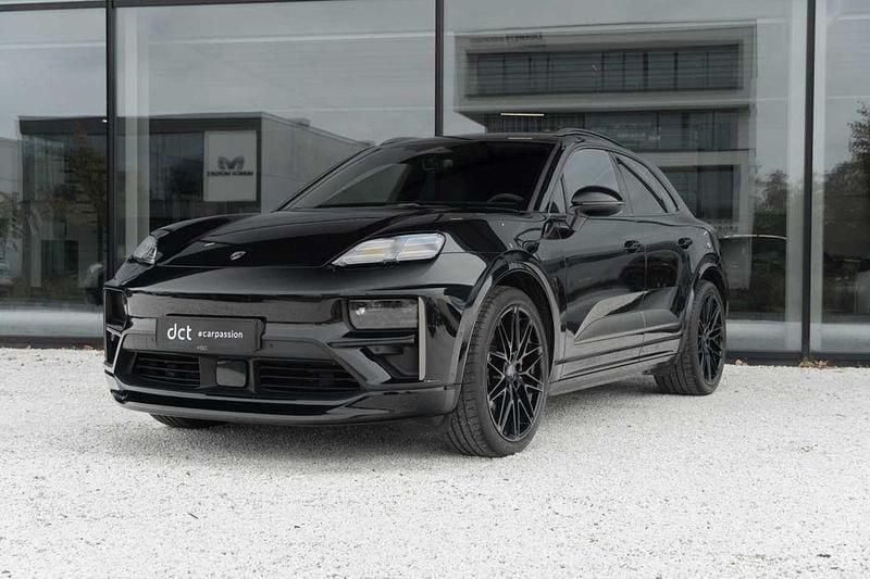 Schwarz Gebraucht 2024 Porsche Macan Turbo SUV | 109.900 € - Bild 1/4
