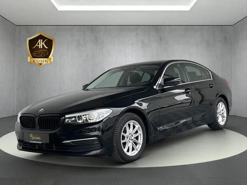 Schwarz Gebraucht 2017 BMW 520 Performance Limousine | 19.880 € (Superpreis) - Bild 1/2