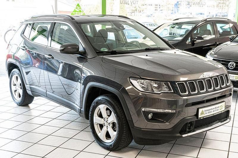 Grau Gebraucht 2019 Jeep Compass Longitude SUV | 19.950 € (Etwas zu teuer) - Bild 1/4