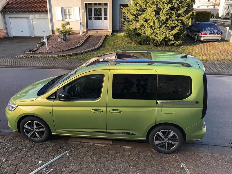Gebraucht VW Caddy 122 PS (89 kW) 2021 Grün Van / Kleinbus
