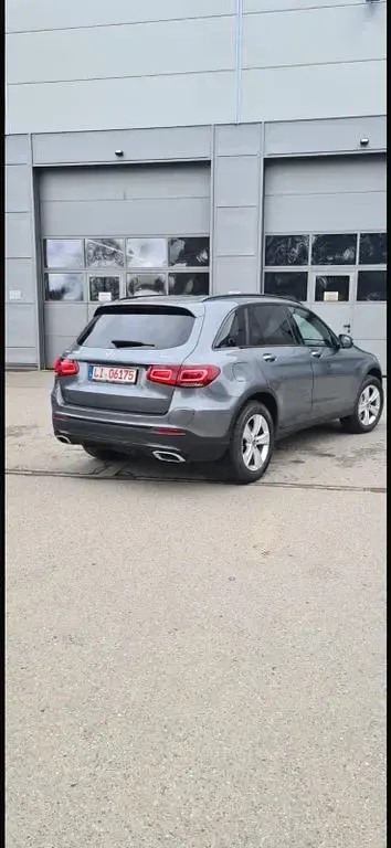 Gebraucht Mercedes GLC300e 320 PS (235 kW) 2020 Grau SUV