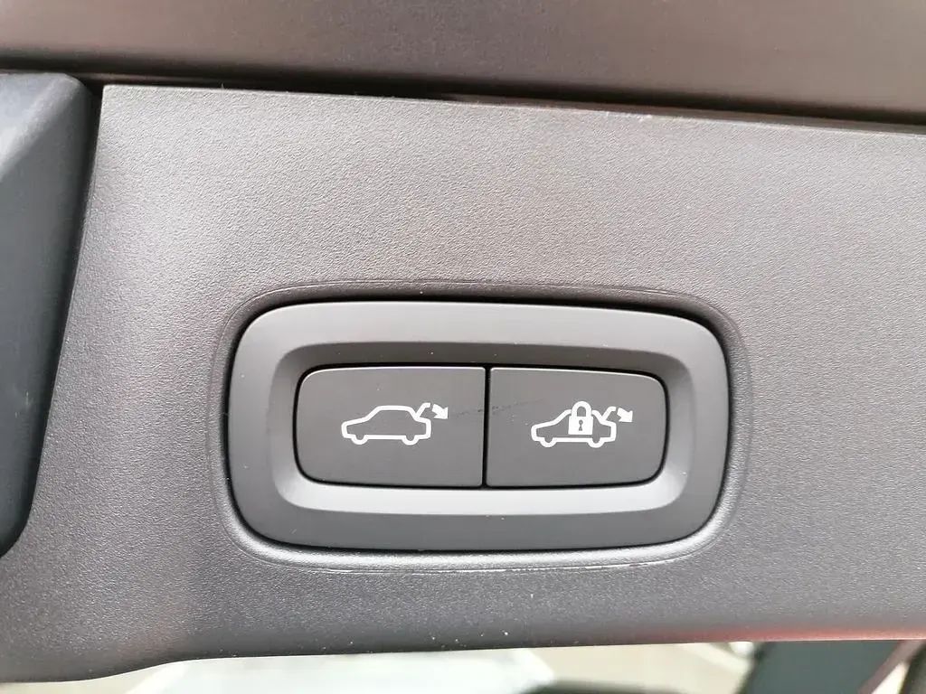 Gebraucht Volvo V90 CC Pro 197 PS (144 kW) 2021 Platinum grey metallic Kombi