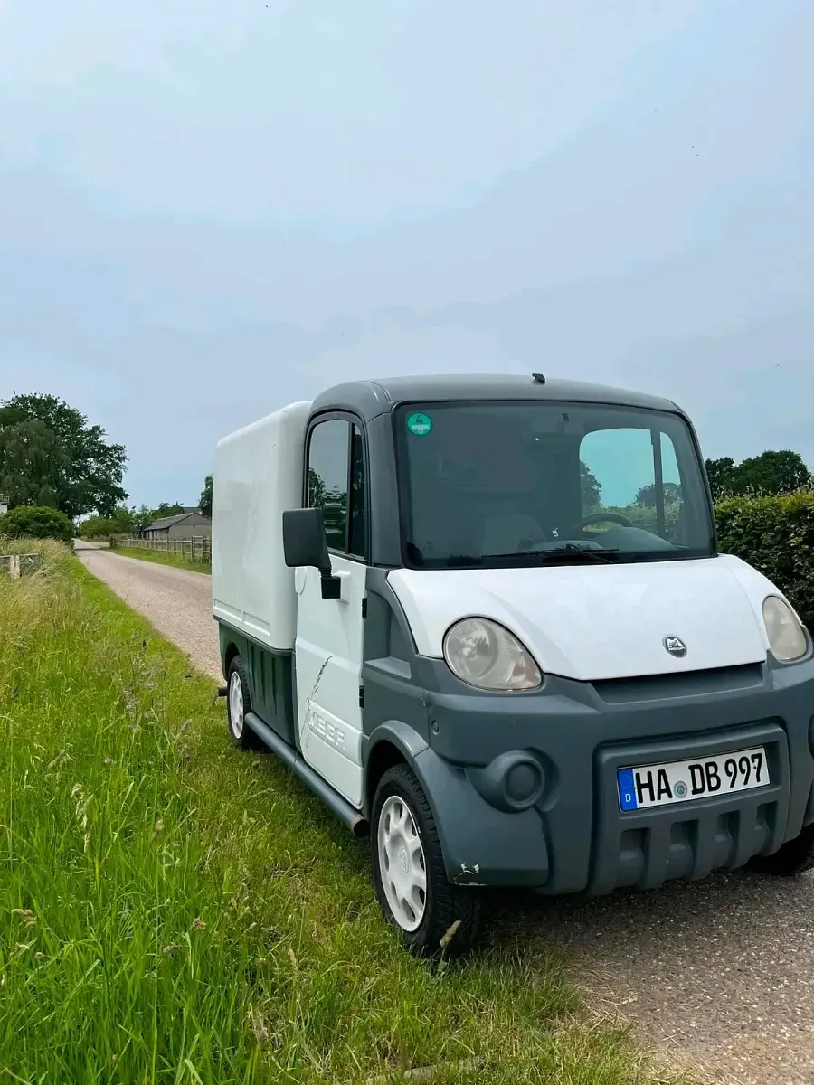 Gebraucht Aixam D-truck 16 PS (11 kW) 2010 Weiß Van / Kleinbus