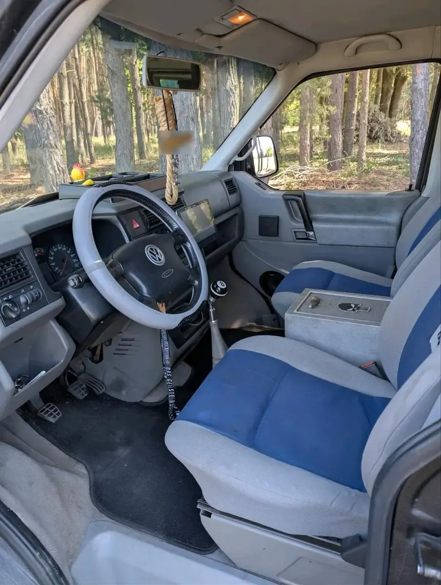 Gebraucht VW T4 102 PS (75 kW) 2001 Schwarz Van