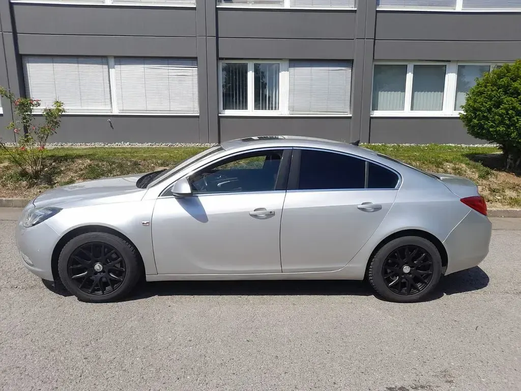 Occasion Opel Insignia 160 ch (117 kW) 2011 Argent Berline