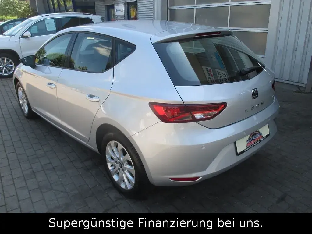 Gebraucht Seat Leon Style 125 PS (91 kW) 2015 Silber Limousine