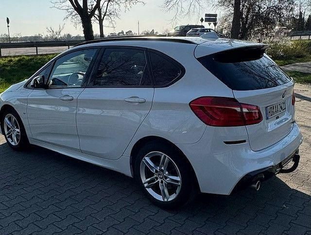 Gebraucht BMW 220 Active Tourer Performance 192 PS (141 kW) 2020 Weiß Van / Kleinbus