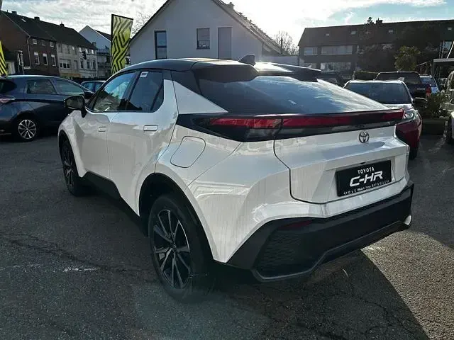 Neu Toyota C-HR Team 223 PS (164 kW) 2025 Weiß SUV