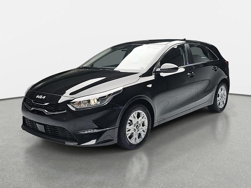 Neu Kia Ceed Comfort 140 PS (102 kW) 2026 Schwarz Kleinwagen