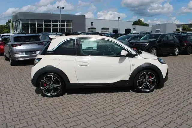 Gebraucht Opel Adam Rocks S 150 PS (110 kW) 2018 Weiß Kleinwagen