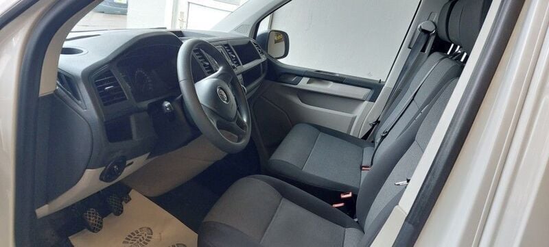 Gebraucht VW T6.1 Trendline 150 PS (110 kW) 2019 Candyweiã? Van