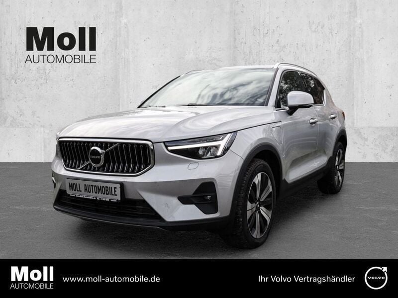 Silber Gebraucht 2023 Volvo XC40 Core SUV | 34.980 € (Guter Preis) - Bild 1/4