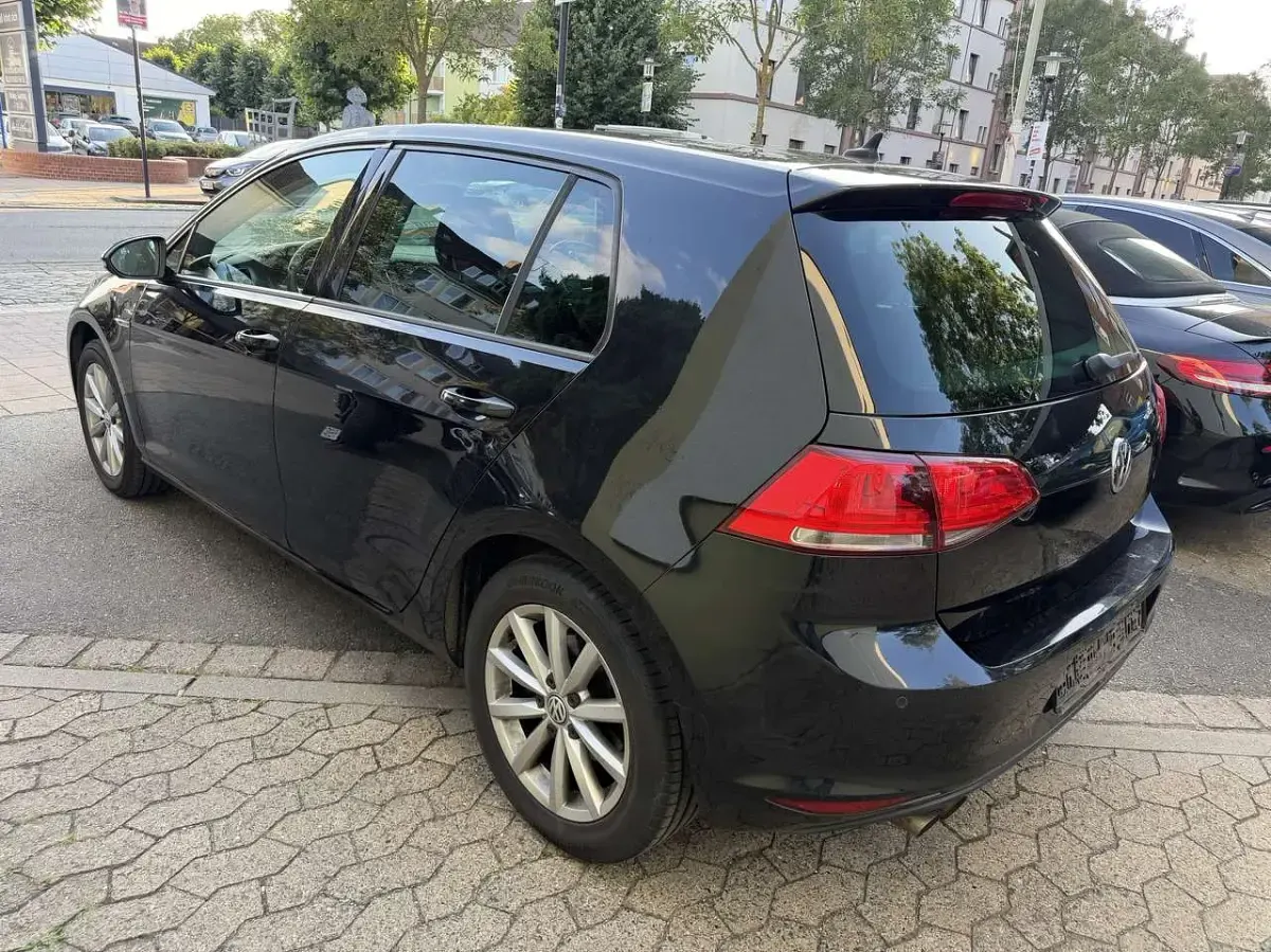 Gebraucht VW Golf VII LOUNGE 150 PS (110 kW) 2015 Deep black perleffekt Kleinwagen
