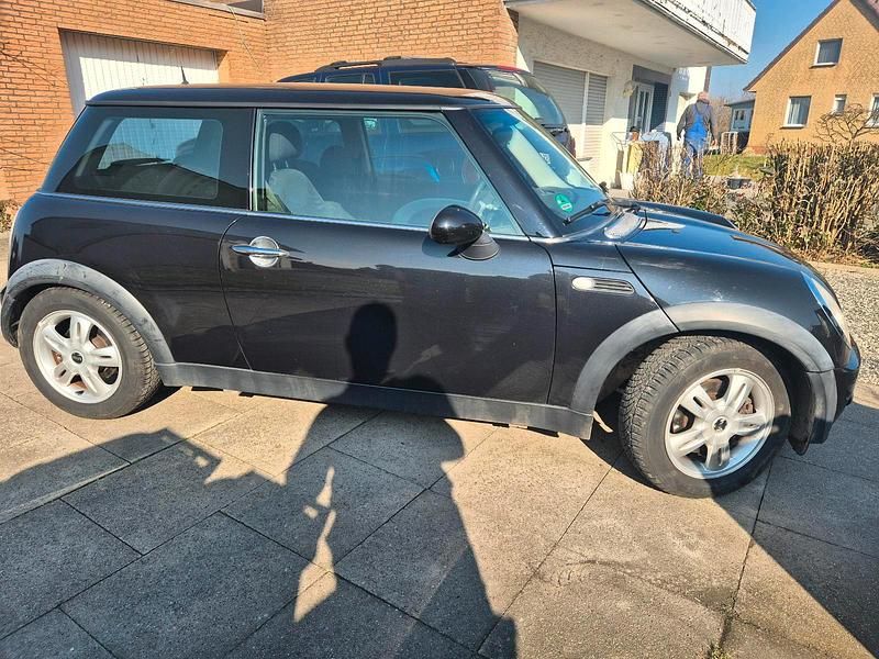 Gebraucht Mini ONE 90 PS (66 kW) 2002 Schwarz Kleinwagen