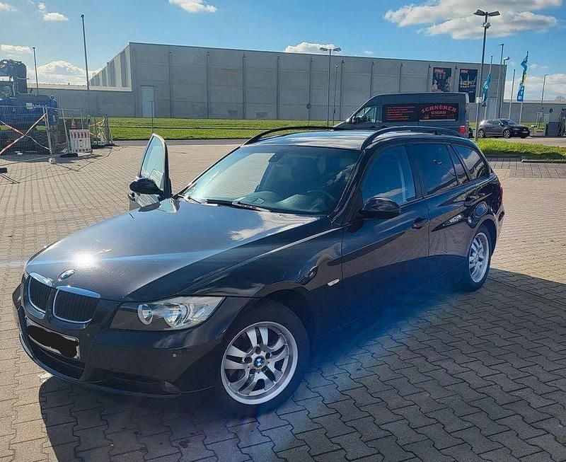 Gebraucht BMW 320 150 PS (110 kW) 2007 Schwarz Kombi